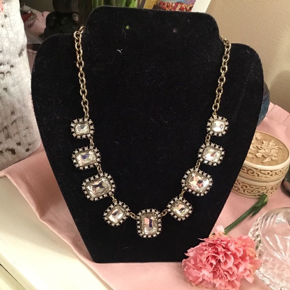 NWT.
Cookie Lee Brand Goldtone and Crystal Necklace